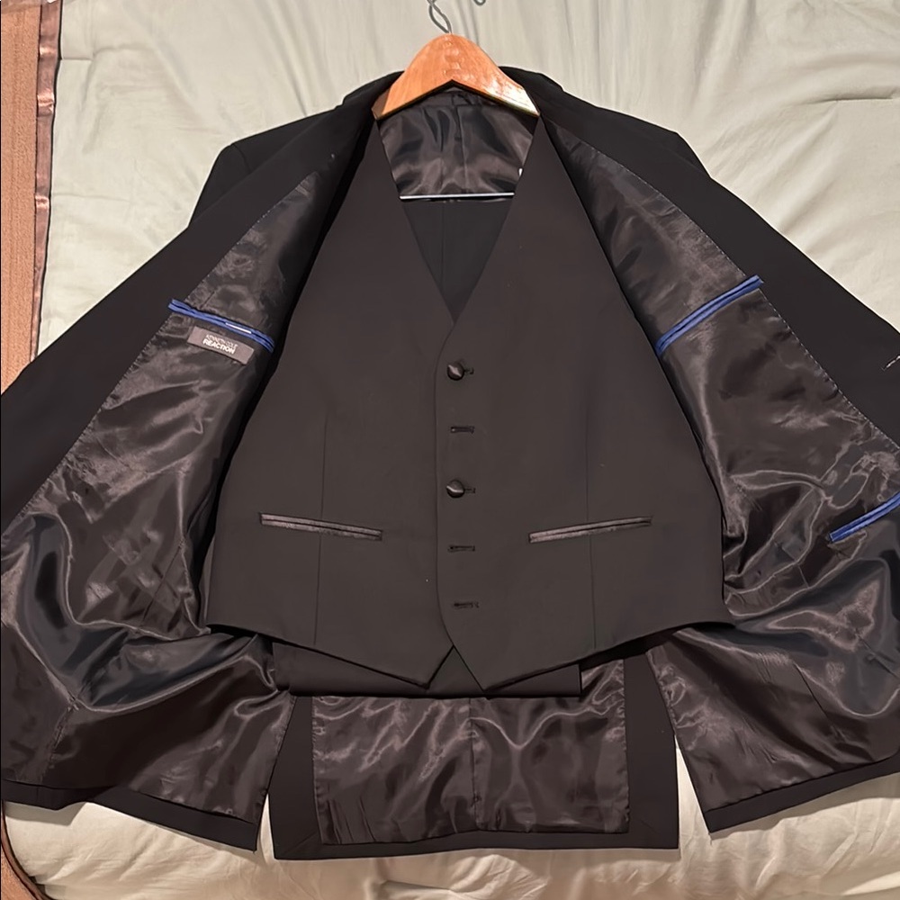 Kenneth Cole Black 3-Piece Suit Classic Tailored Elegance